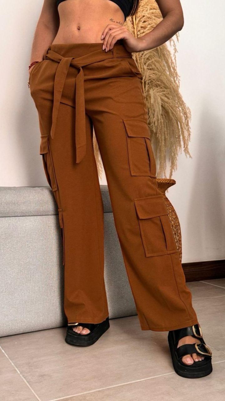 Donna-Pantalón  Cargo